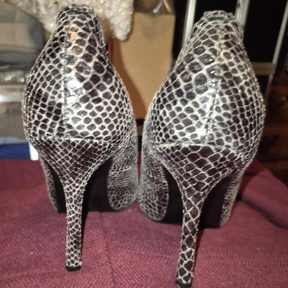 Nwot Gabriella Rocha Snakeskin Stiletto Heels 8 - Picture 3 of 5